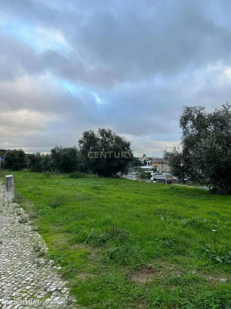 Terreno para construção de Edifício, em Quinta de Marvila, Camarate