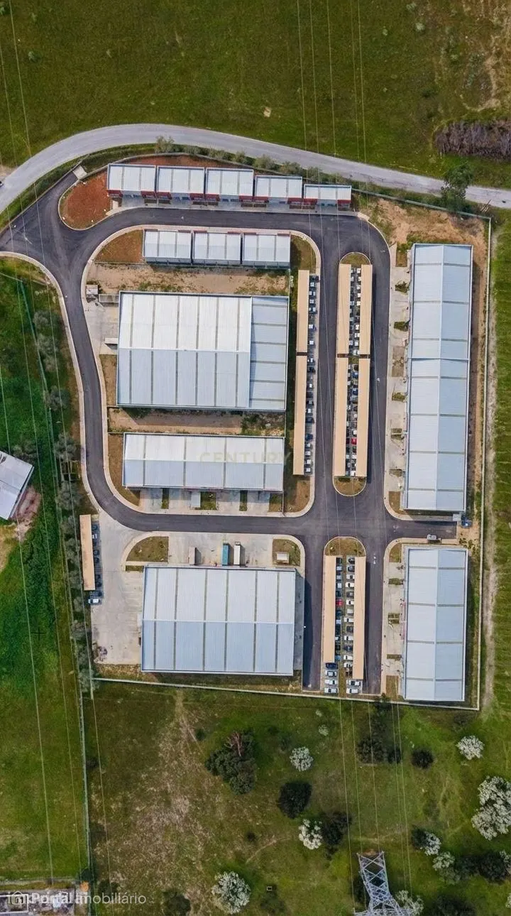 Terreno com Enquadramento Industrial no PDM - 9.700 m² Área Industrial