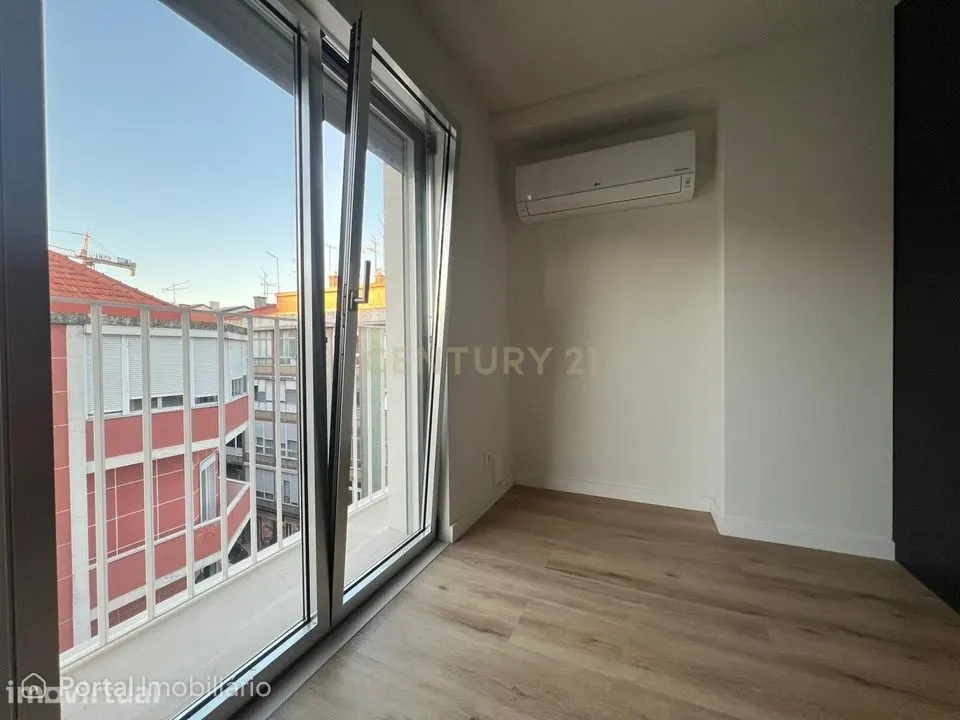 Apartamento Moderno em Moscavide, Loures
