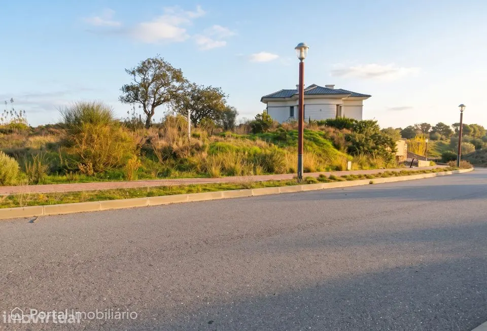 Terreno Urbano no Campo com Acesso Pavimentado