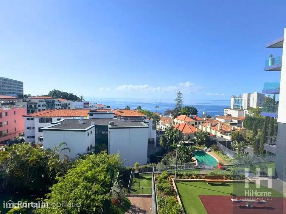 Apartamento T3 com piscina na Avenida do Infante, Funchal