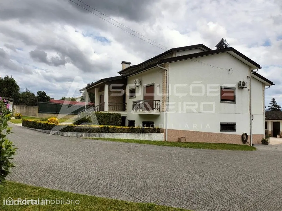 Moradia T4 com Piscina