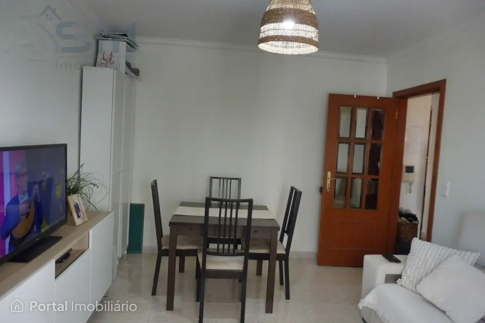 Apartamento T1 Arrendamento em Rio de Mouro,Sintra
