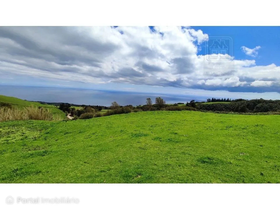 VENDA de TERRENO/PRÉDIO RÚSTICO - Vila Franca do Campo (São Miguel)...