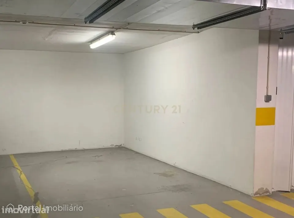 Estacionamento para arrendamento em Telheiras