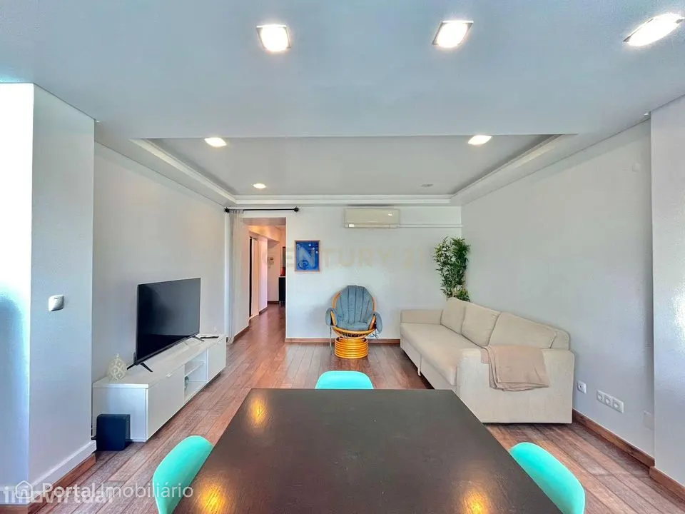 Apartamento Renovado com Vista Mar na Costa da Caparica