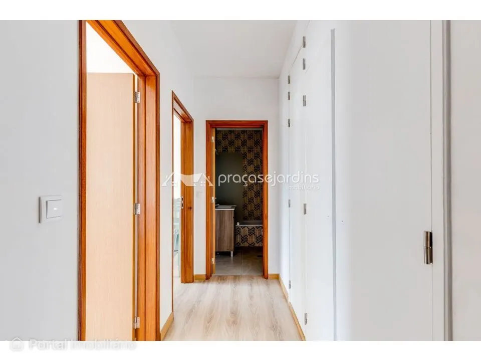 Apartamento T4 com terraço a 5 minutos do centro de Leiria