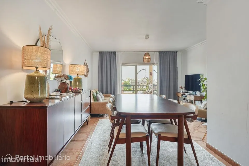 Apartamento T2 com Garagem e Arrecadação