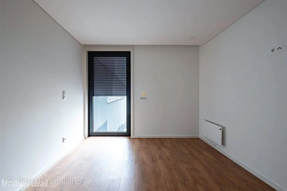 T1 Moderno para Arrendamento no Porto | Varanda e Lugar de Garagem | J