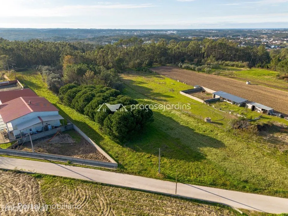 Terreno com 1050m2