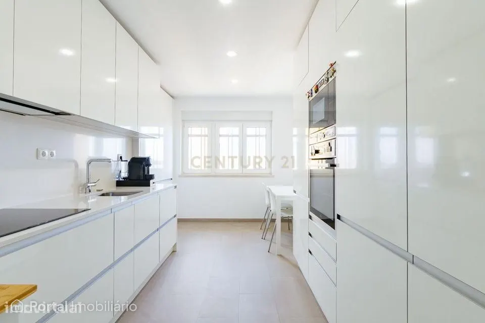 6-bedroom apartment for rent in Sacavém e Prior Velho