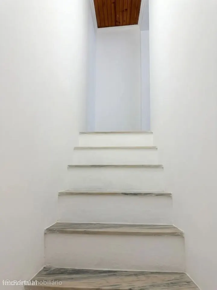 Duplex T1 em Alenquer, novo a estrear