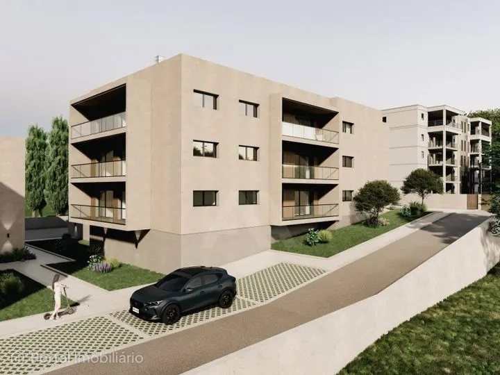 Apartamento T3 em condomínio fechado com piscina aquecida em Leiria