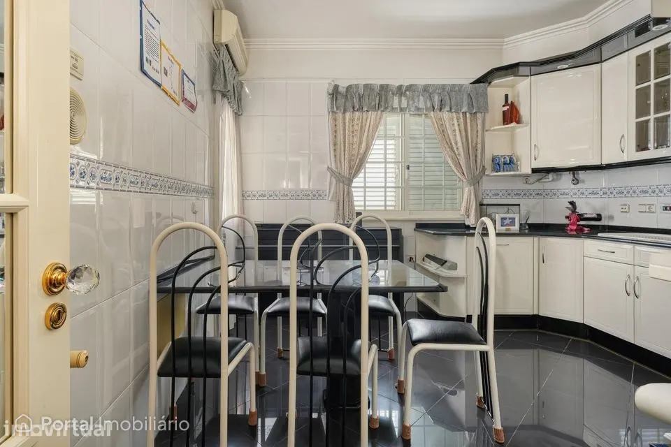 Moradia T4 em excelente estado · Quinta Grande, Alfragide ·...