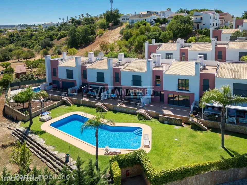 Fantástica Moradia T3 Totalmente Remodelada com Rooftop e Piscina na G