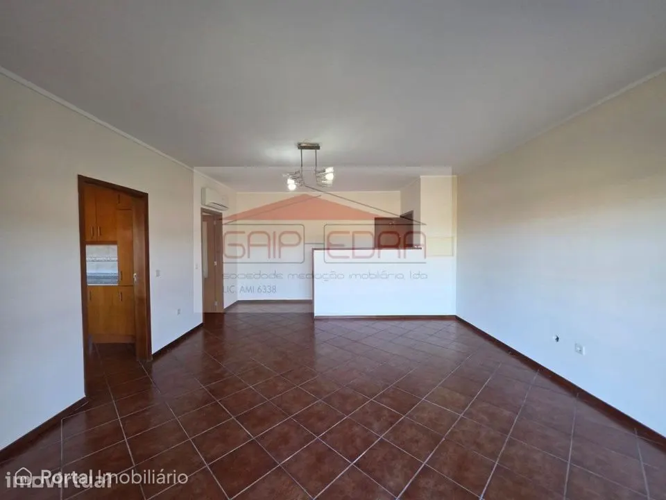 Apartamento T2 com varanda em Meixomil