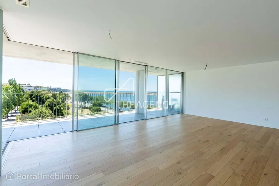 Apartamento T3 à venda em Vila Nova de Gaia