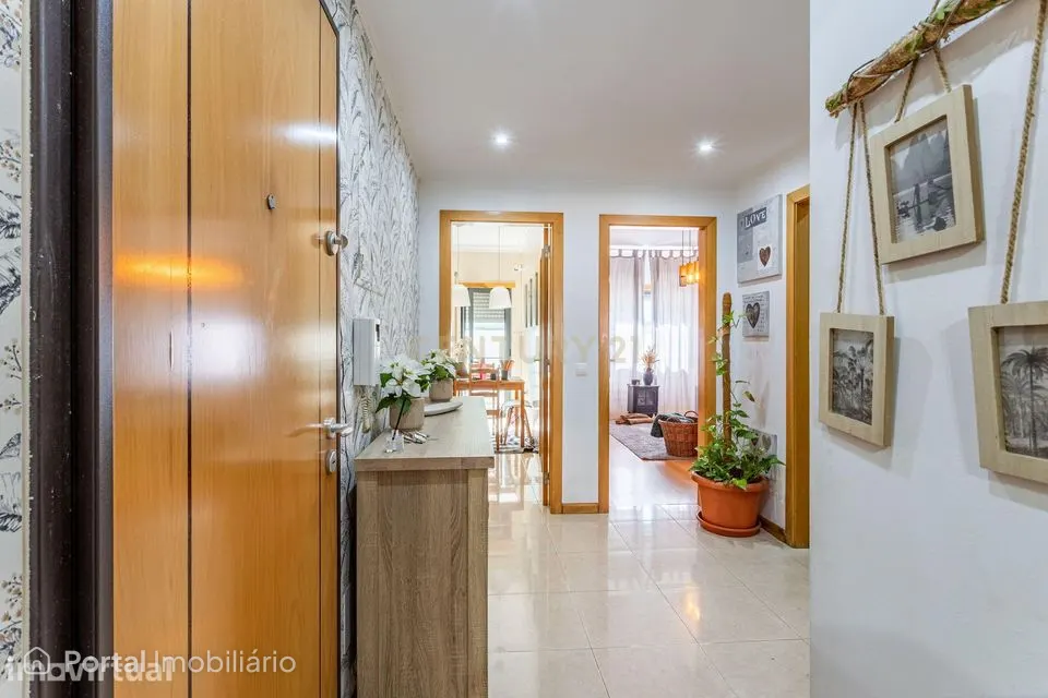 T2 em Setúbal, com boas áreas, terraço, arrecadação, perto de comérci