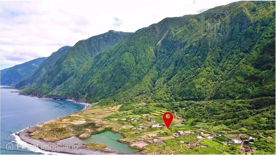 Terreno à venda em Calheta de São Jorge