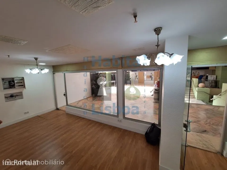 loja com 67m2 no Espaço Comercial no CC Olaias Plaza Lisboa