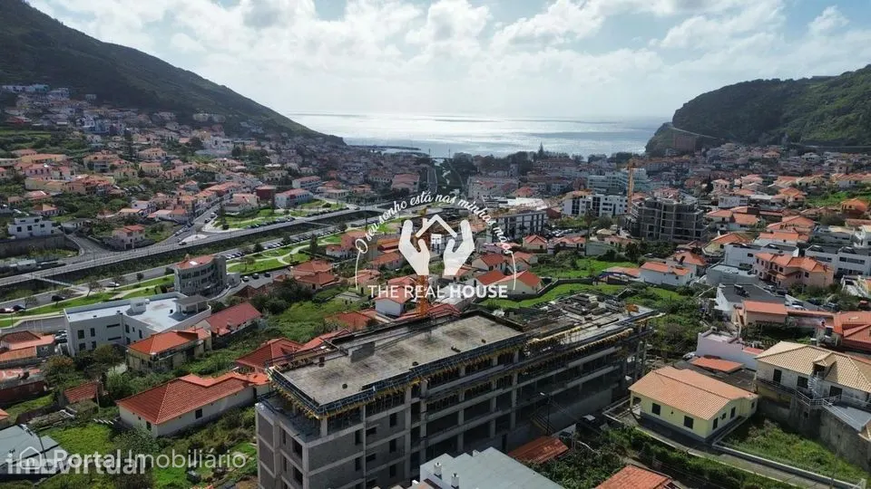 UPTOWN 30 _ T1 c/Varanda em Machico