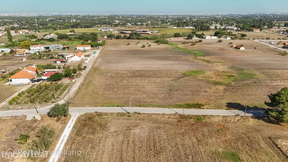 Terreno rústico com 2,3 hectares em Pinhal Novo, Palmela