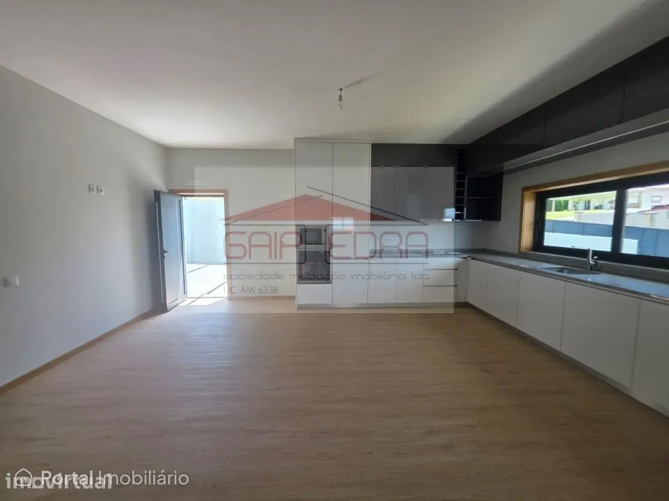 5-bedroom house for sale in Guilhufe e Urrô