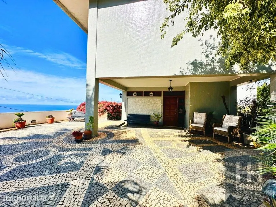 Moradia T4 +1 na Pedra Sina com vista mar