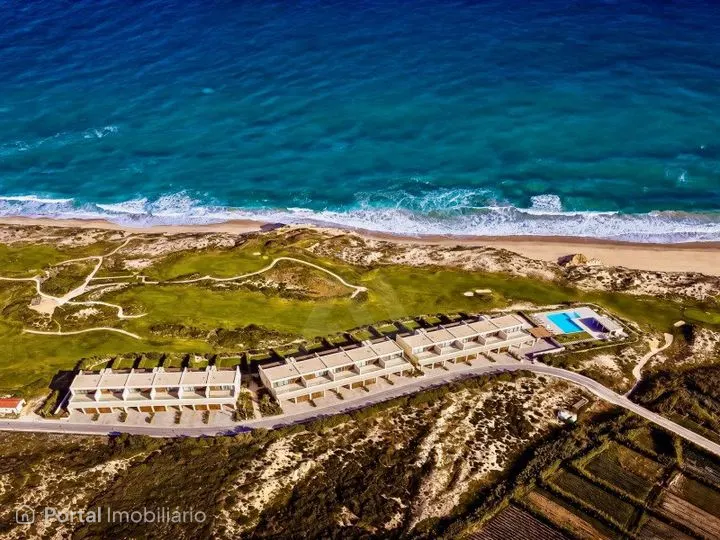 Moradia T3 de luxo com vista mar na Praia D'el Rey