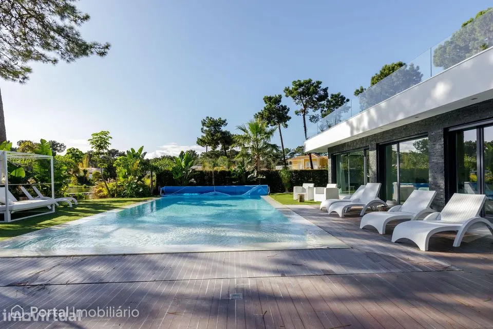 Moradia T5 com Piscina na Prestigiada Herdade da Aroeira