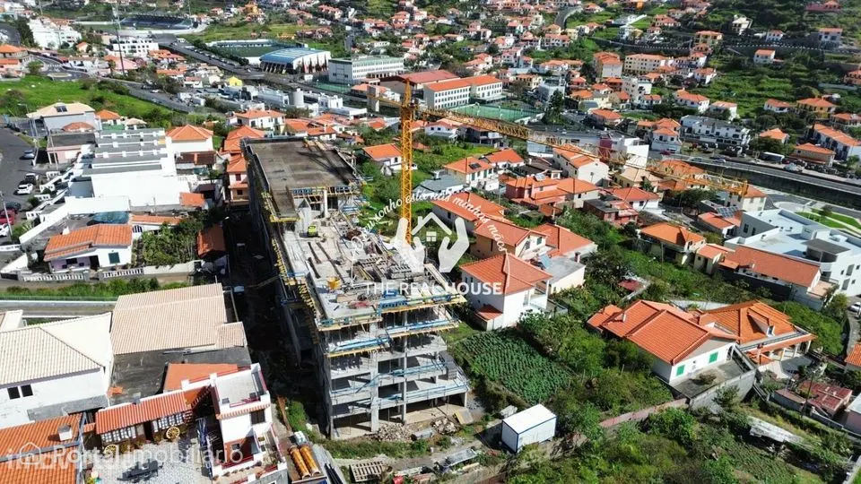 UPTOWN 30 _ T2 c/Logradouro em Machico