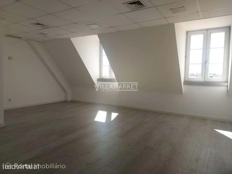 Escritório da banca com 44 m2 inserido no 6º andar de um edifício loca