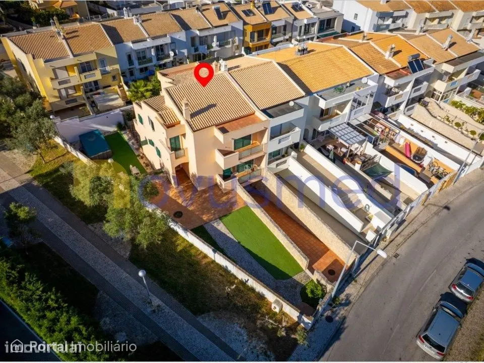Moradia T4 com garagem , Albufeira