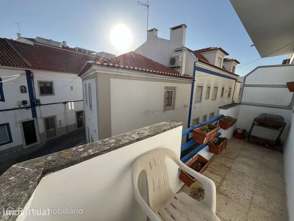 Apartamento T3 Mobilado para Arrendamento – Centro da Vila da Ericeira