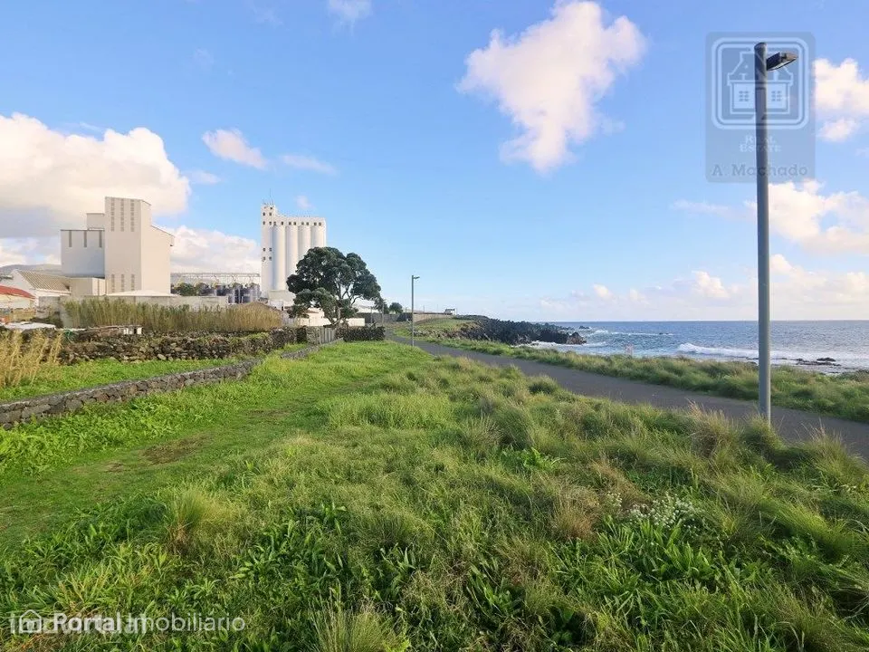 Land for sale in Lagoa
