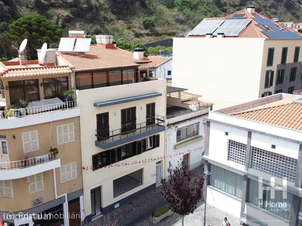 Moradia T3+1 no centro da Ribeira Brava