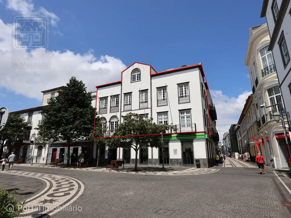 Shop for rent in Ponta Delgada (São Sebastião)