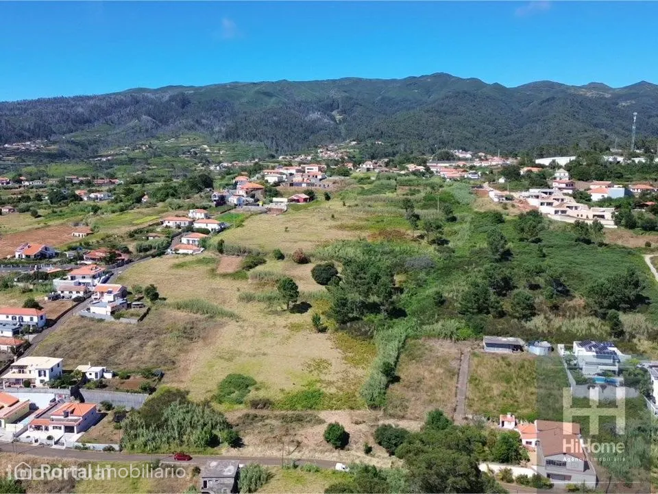 Terreno rústico nos Prazeres zona da Carreira - Prazeres