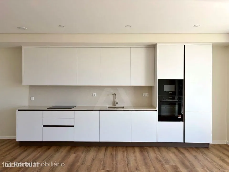 Apartamento T3 a 200 metros da praia com varanda e 2 lugares de gar...