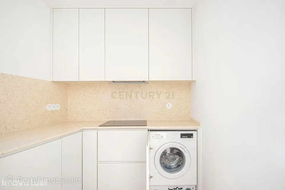 T2 Duplex renovado no centro histórico de Sacavém