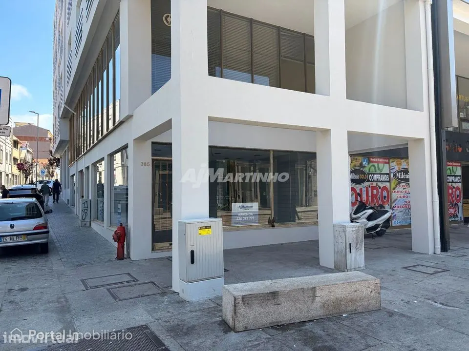 Loja, dois pisos, Matosinhos Brito Capelo