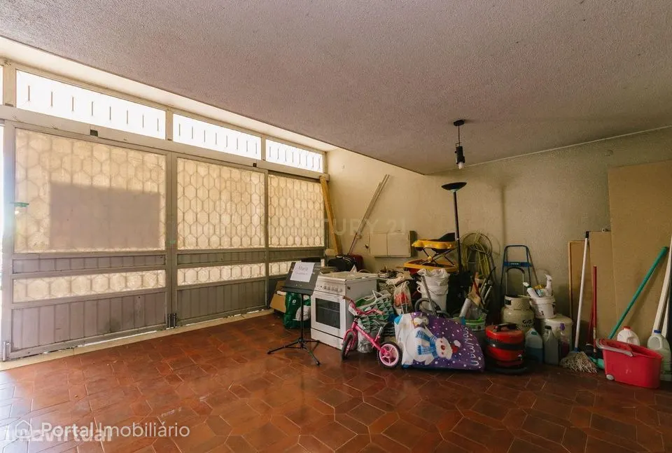Loja com 60m² nos Olivais – Comércio e Serviços