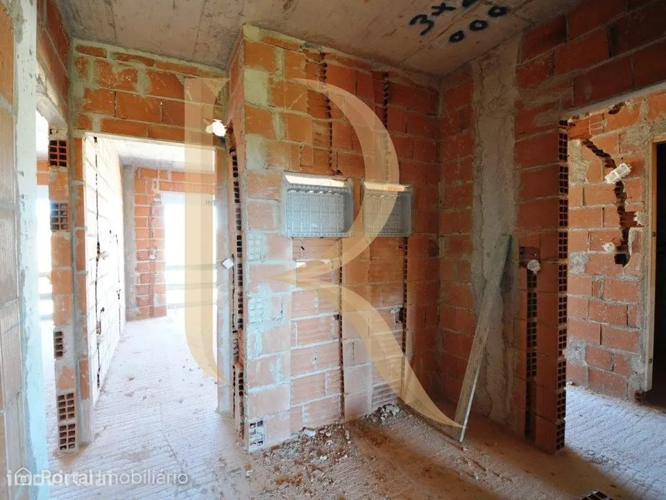Apartamento novo duplex T3+2 com garagem, elevador e varandas em Va...