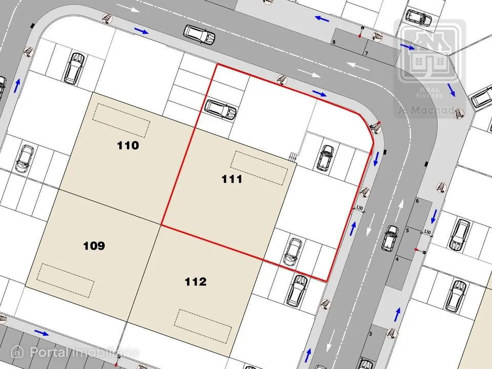 Lote de terreno com 638m² destinado à construção de armazém