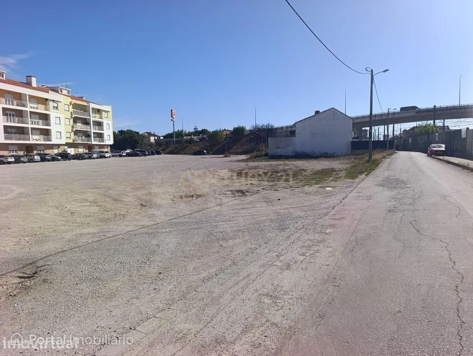 Terreno de 5.300 m para Construção (Multiusos) – Pinhal Novo, Palmela