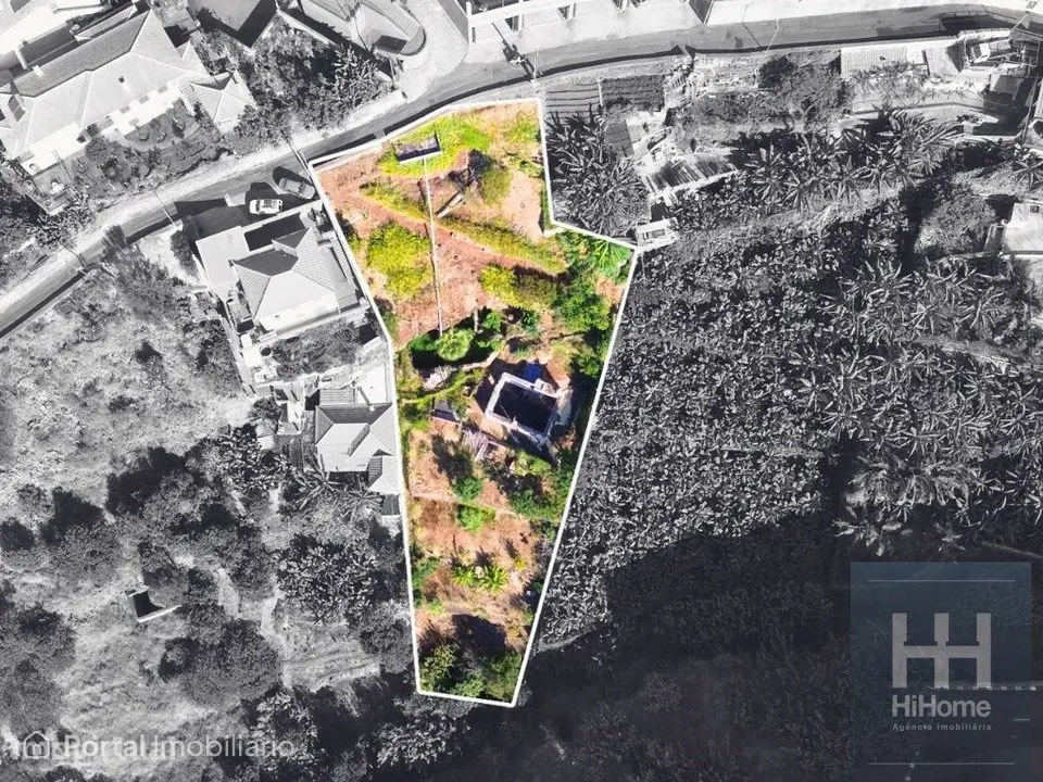 Terreno misto com moradia em ruínas para construção com vista mar