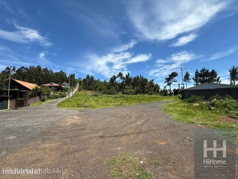Terreno rústico no Santo da Serra com 13.920 m2 para construção de ...
