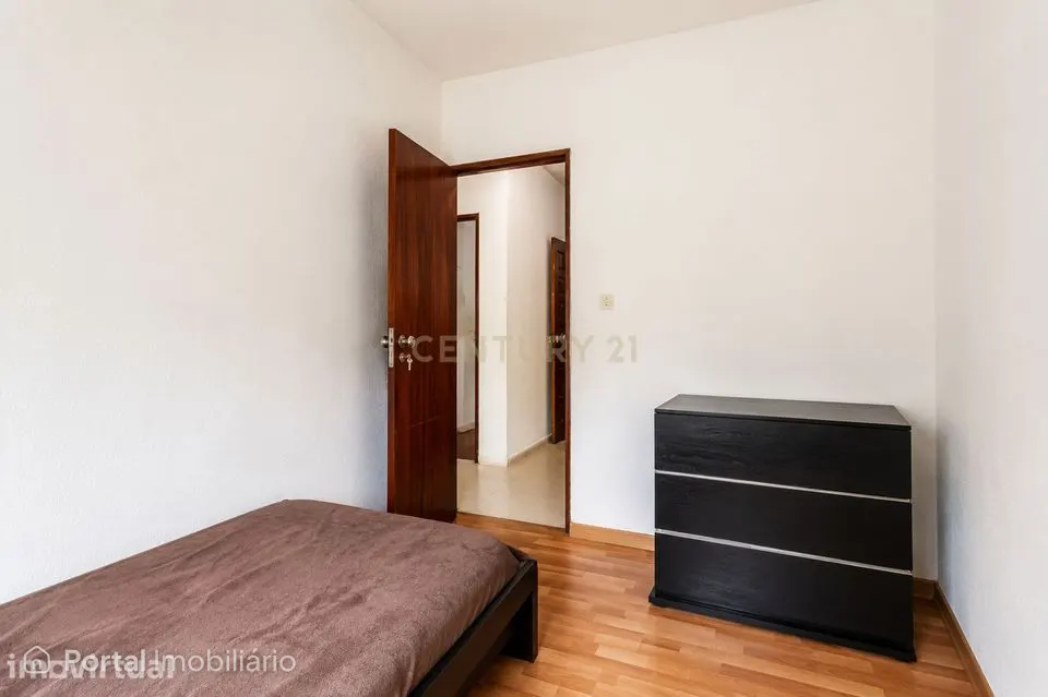 Apartamento T3 em bairro residencial de Setúbal