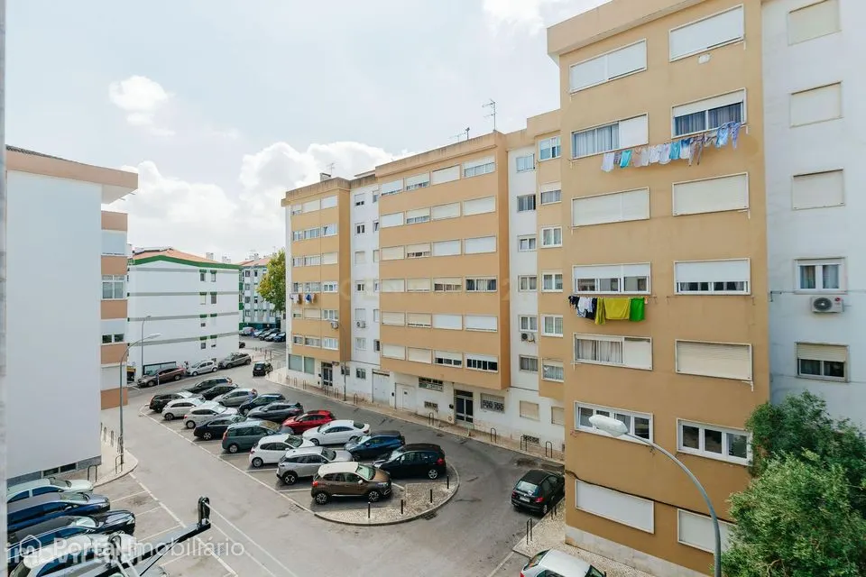 Apartamento T2 em Linda-a-Velha