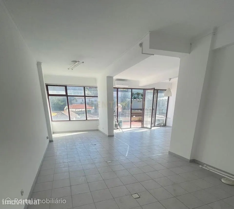 Apartamento T2 para venda em Belas